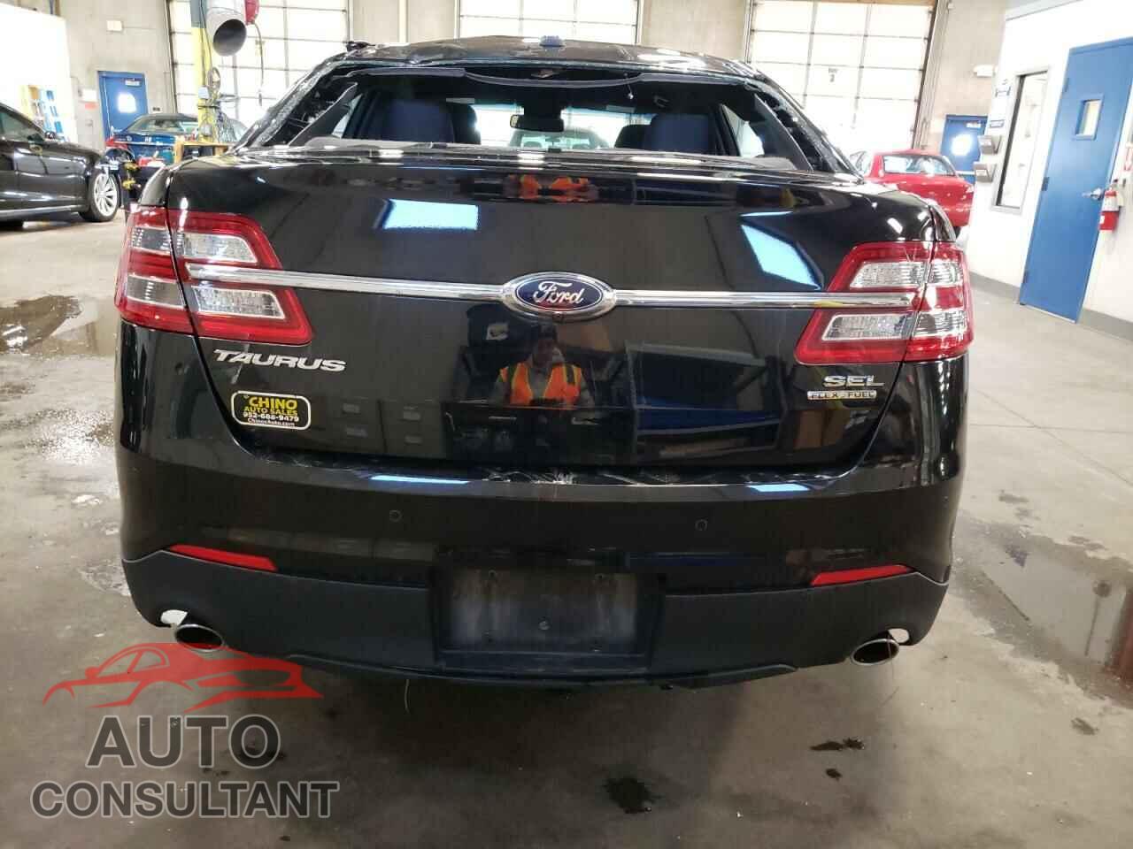 FORD TAURUS 2017 - 1FAHP2E81HG110802