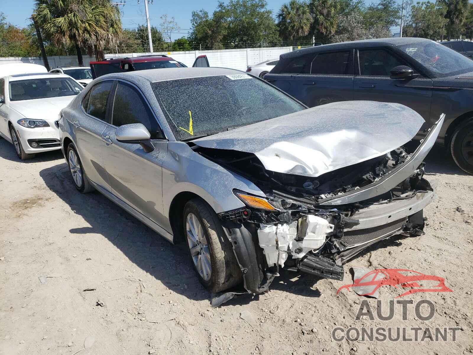 TOYOTA CAMRY 2018 - 4T1B11HK3JU119779