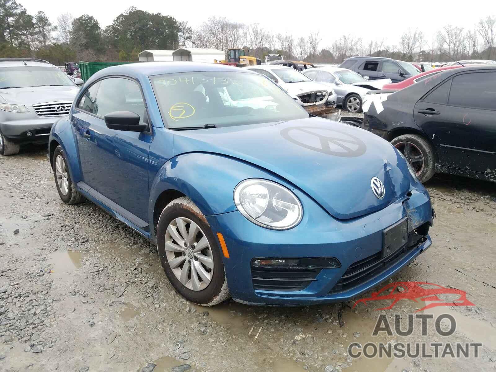 VOLKSWAGEN BEETLE 2018 - 3VWFD7AT5JM717036