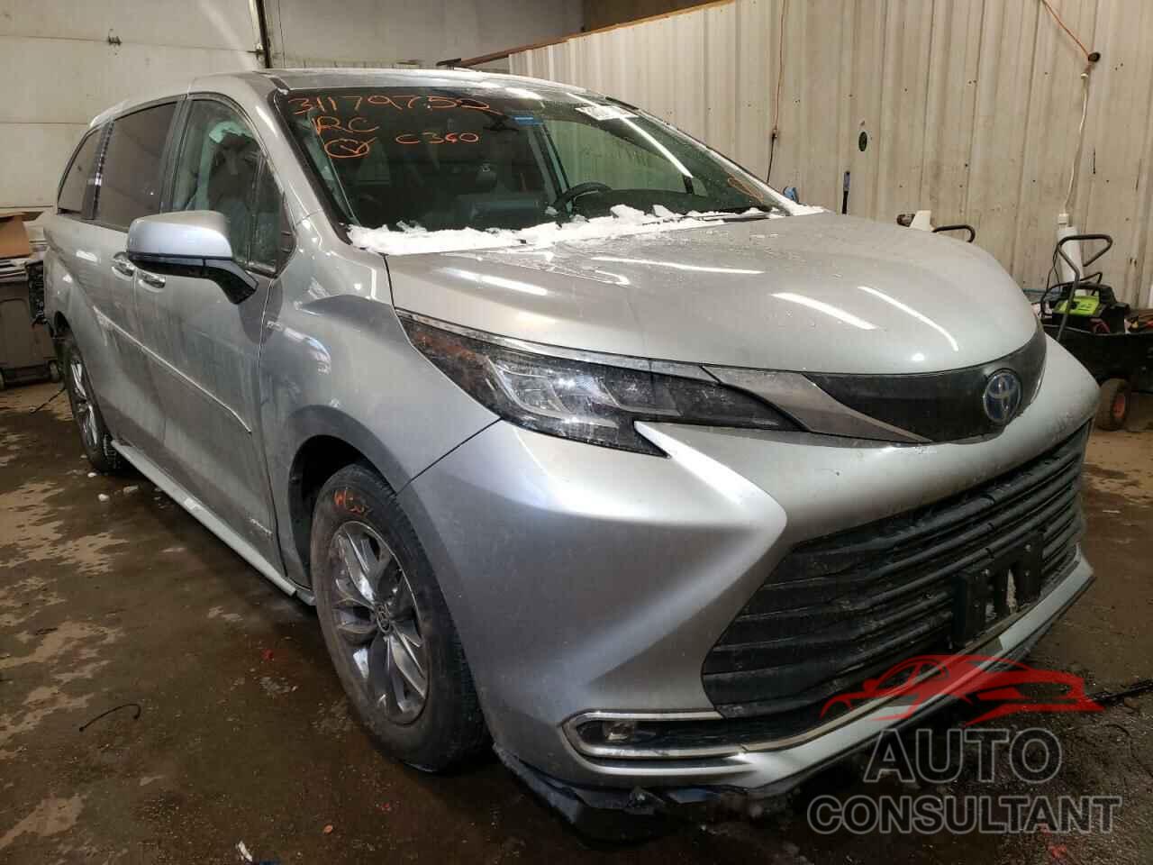 TOYOTA SIENNA 2021 - 5TDYSKFC9MS003959