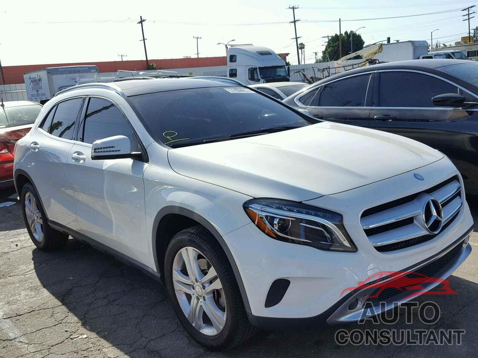 MERCEDES-BENZ GLA250 2015 - WDCTG4EB1FJ179964