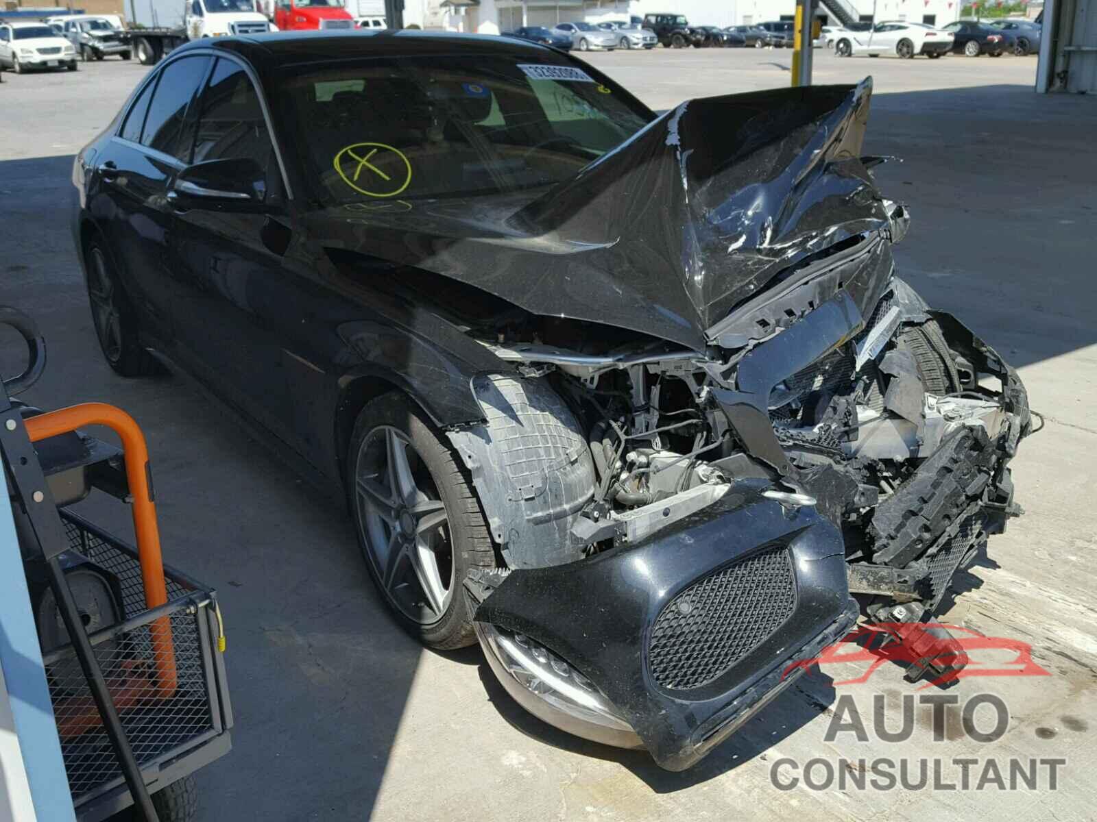 MERCEDES-BENZ C300 2015 - 55SWF4KB1FU037629