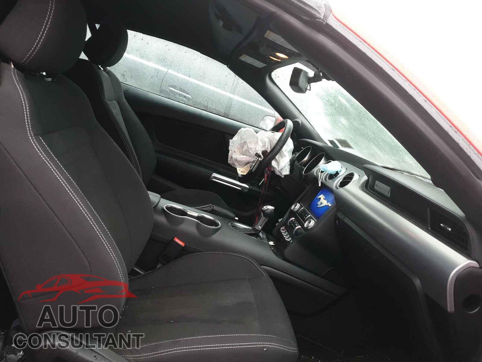 FORD MUSTANG 2019 - 1FATP8UH9K5128966