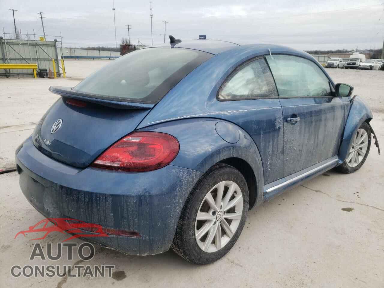 VOLKSWAGEN BEETLE 2018 - 3VWFD7AT4JM702575