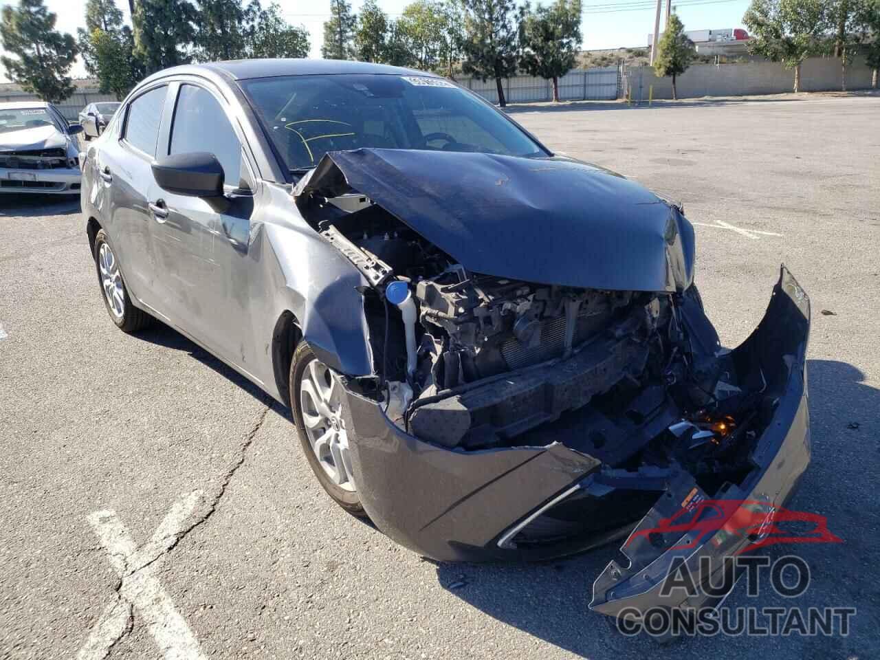 TOYOTA YARIS 2017 - 3MYDLBYV8HY172106
