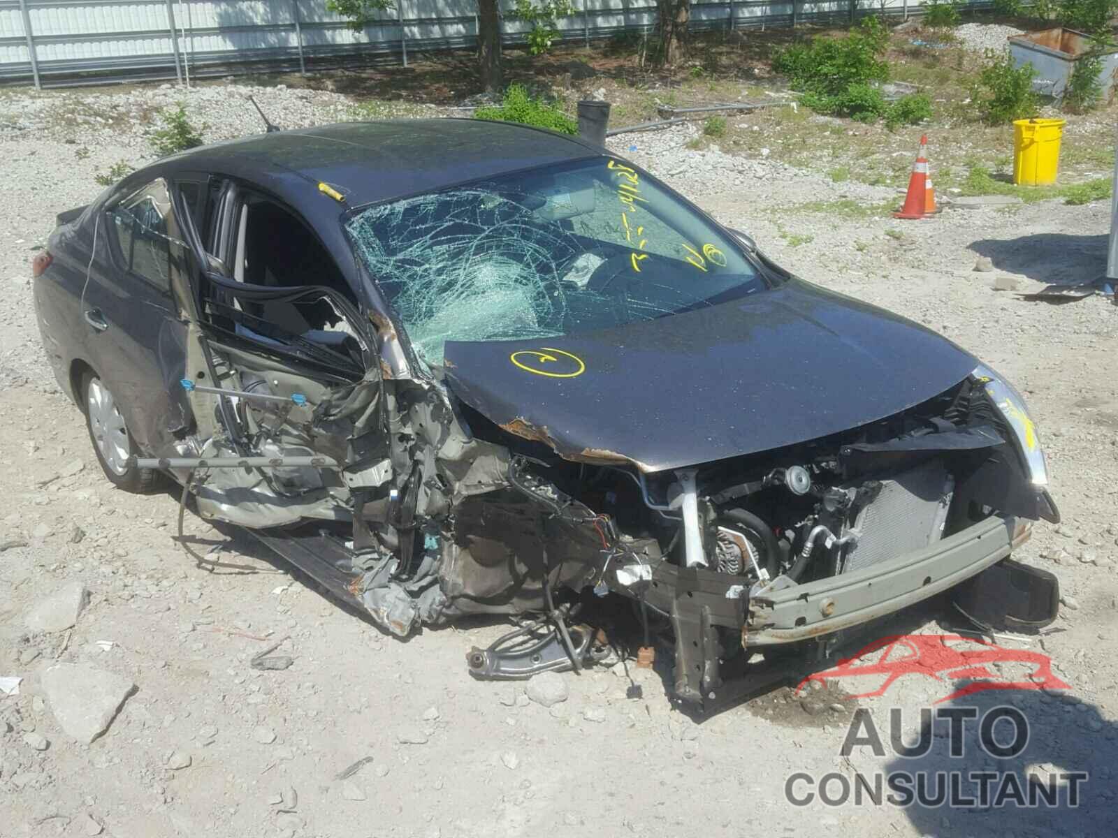 NISSAN VERSA 2017 - 3N1CN7AP2HL813456
