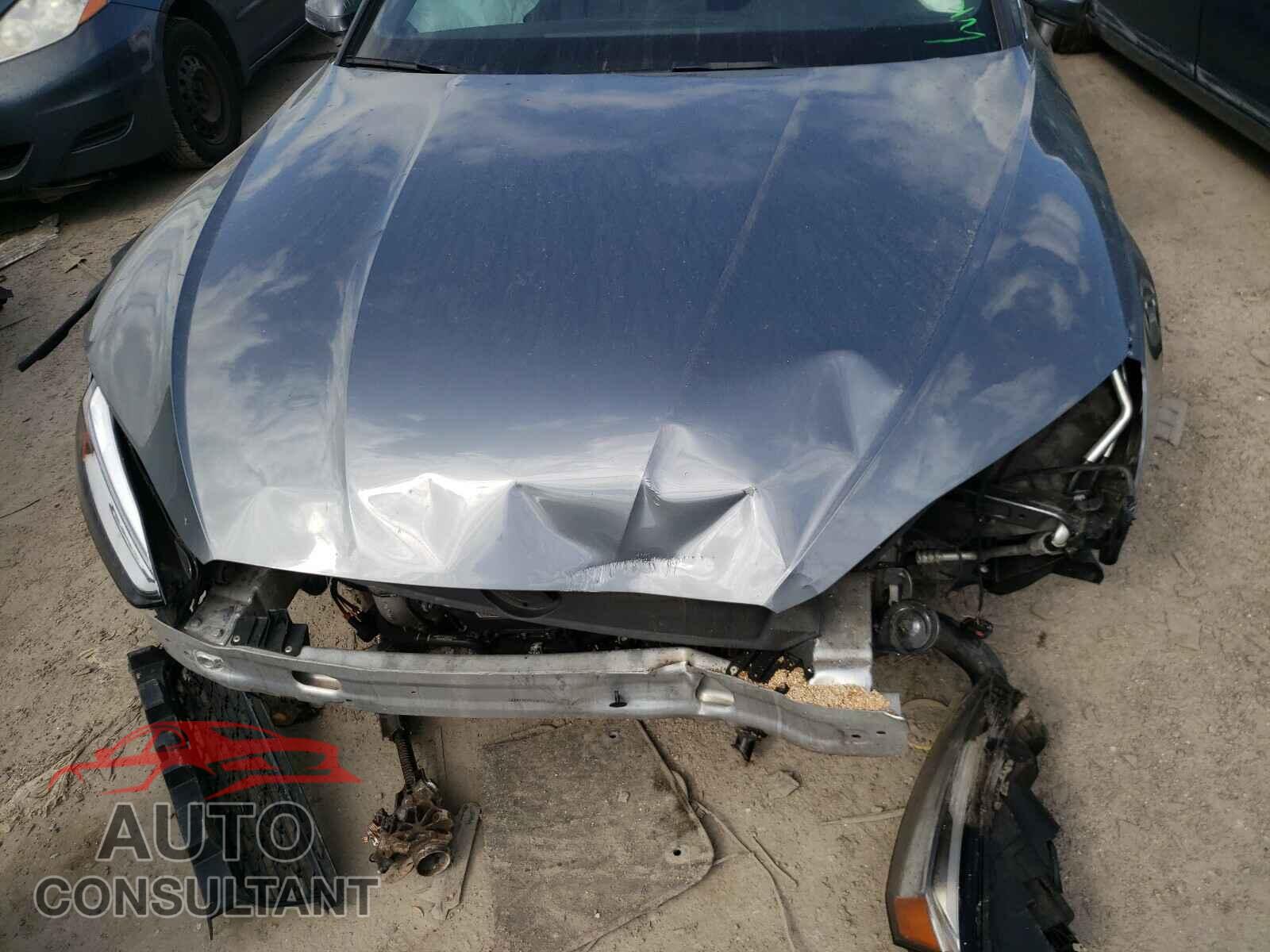 AUDI A5 2018 - WAUNNAF55JA003033