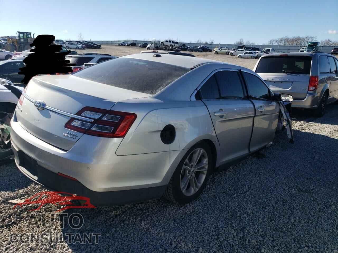 FORD TAURUS 2015 - 1FAHP2E80FG121660