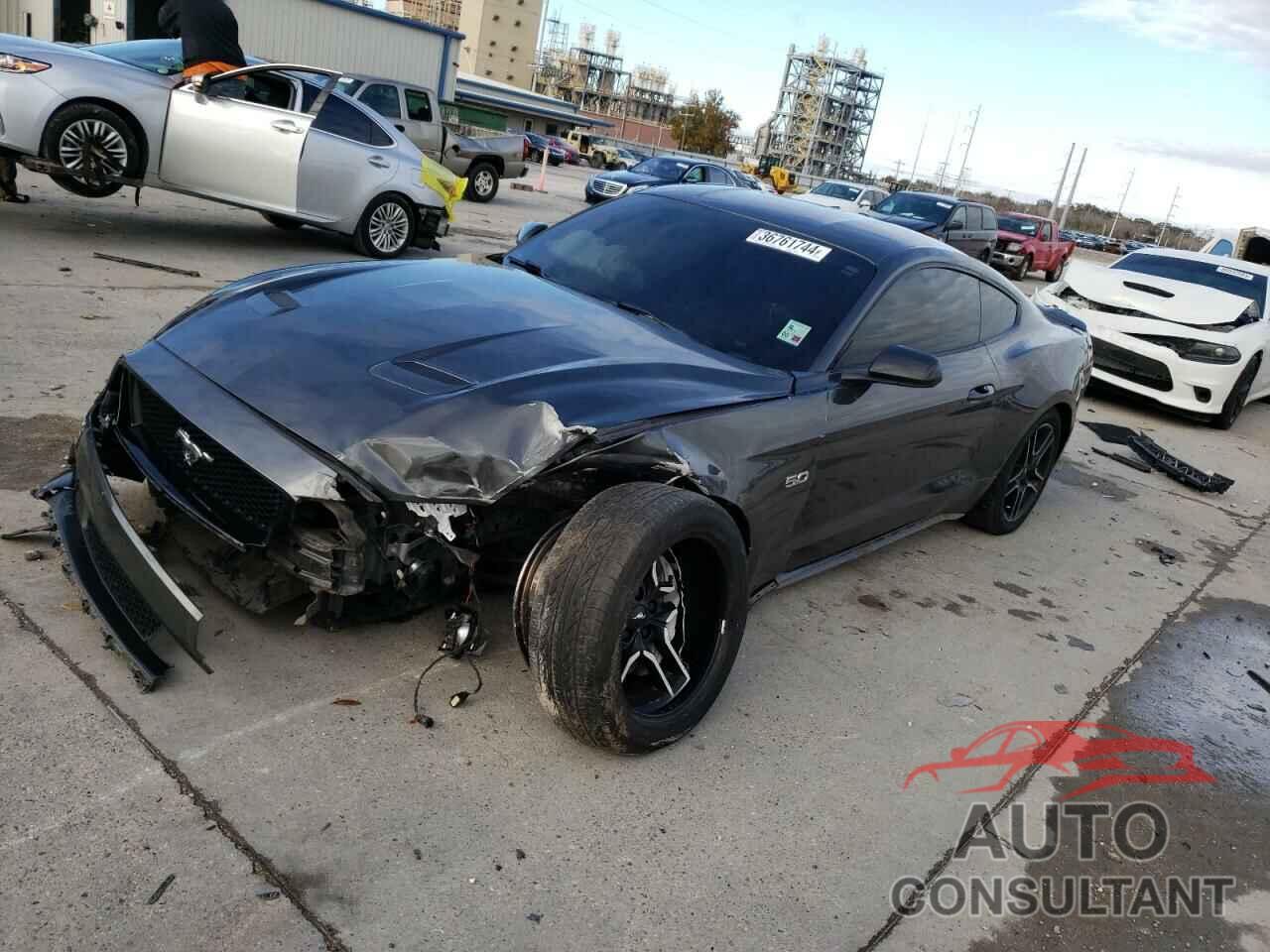 FORD MUSTANG 2018 - 1FA6P8CF0J5163455