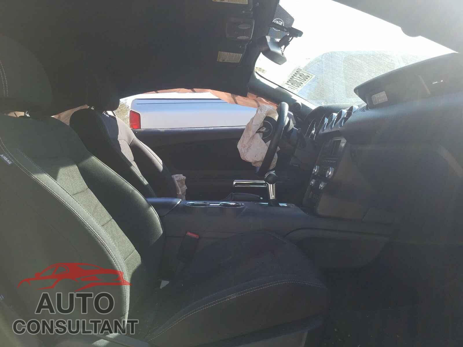 FORD MUSTANG 2017 - 1FA6P8AM3H5228083