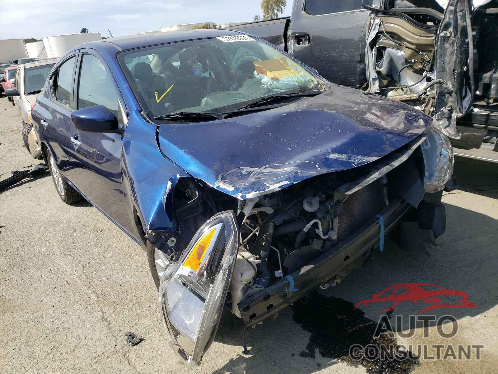 NISSAN VERSA 2018 - 3N1CN7AP2JL808716