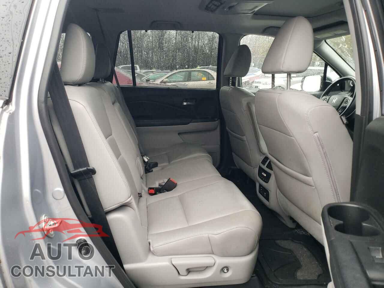 HONDA PILOT 2017 - 5FNYF5H98HB024089