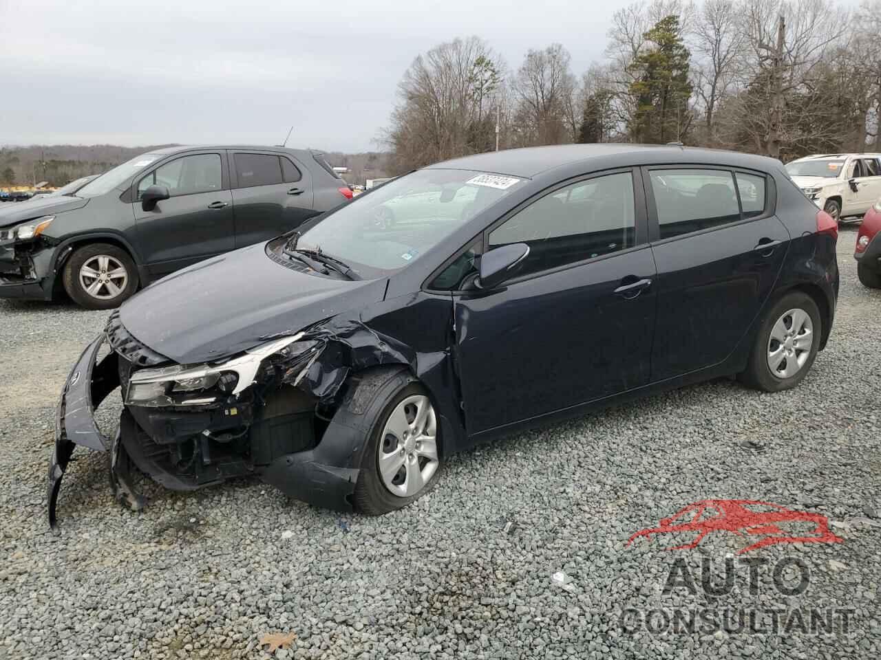 KIA FORTE 2017 - KNAFK5A84H5718281