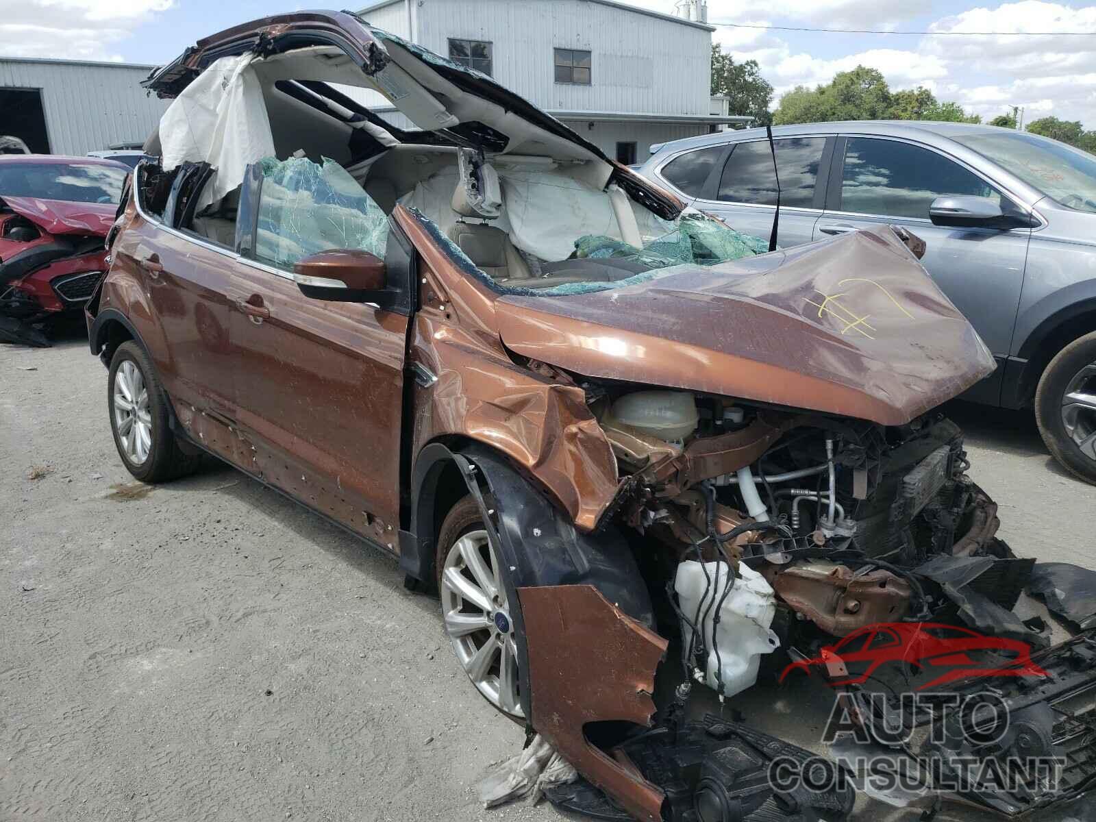 FORD ESCAPE 2017 - 1FMCU9J97HUE18106