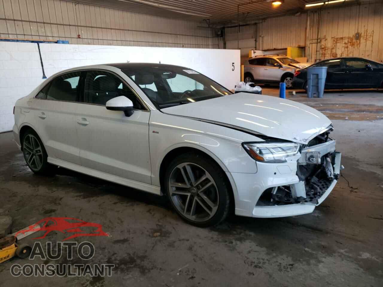 AUDI A3 2018 - WAUJ8GFF6J1042151