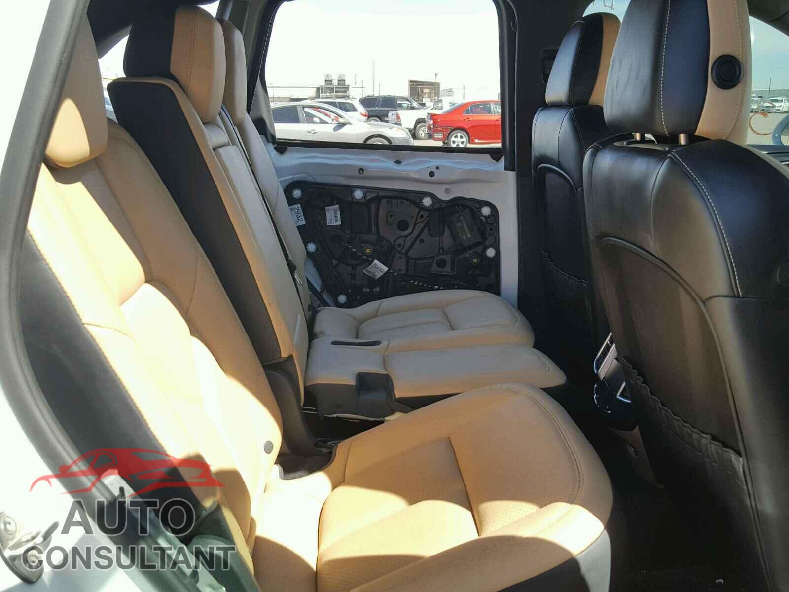 PORSCHE CAYENNE 2016 - WP1AF2A21GKA40258