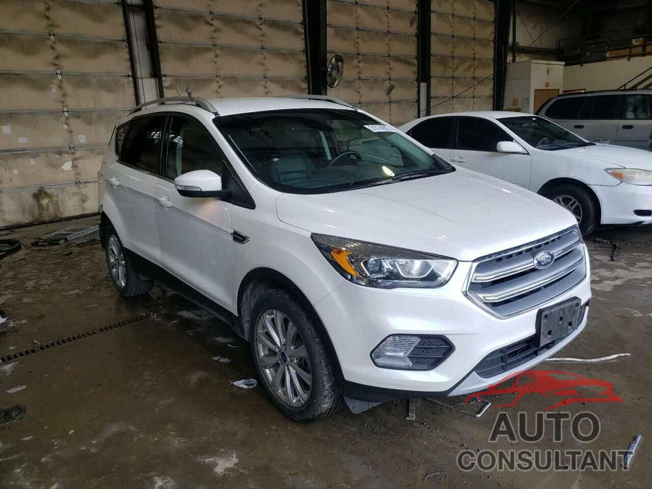 FORD ESCAPE 2017 - 1FMCU9J90HUD28747
