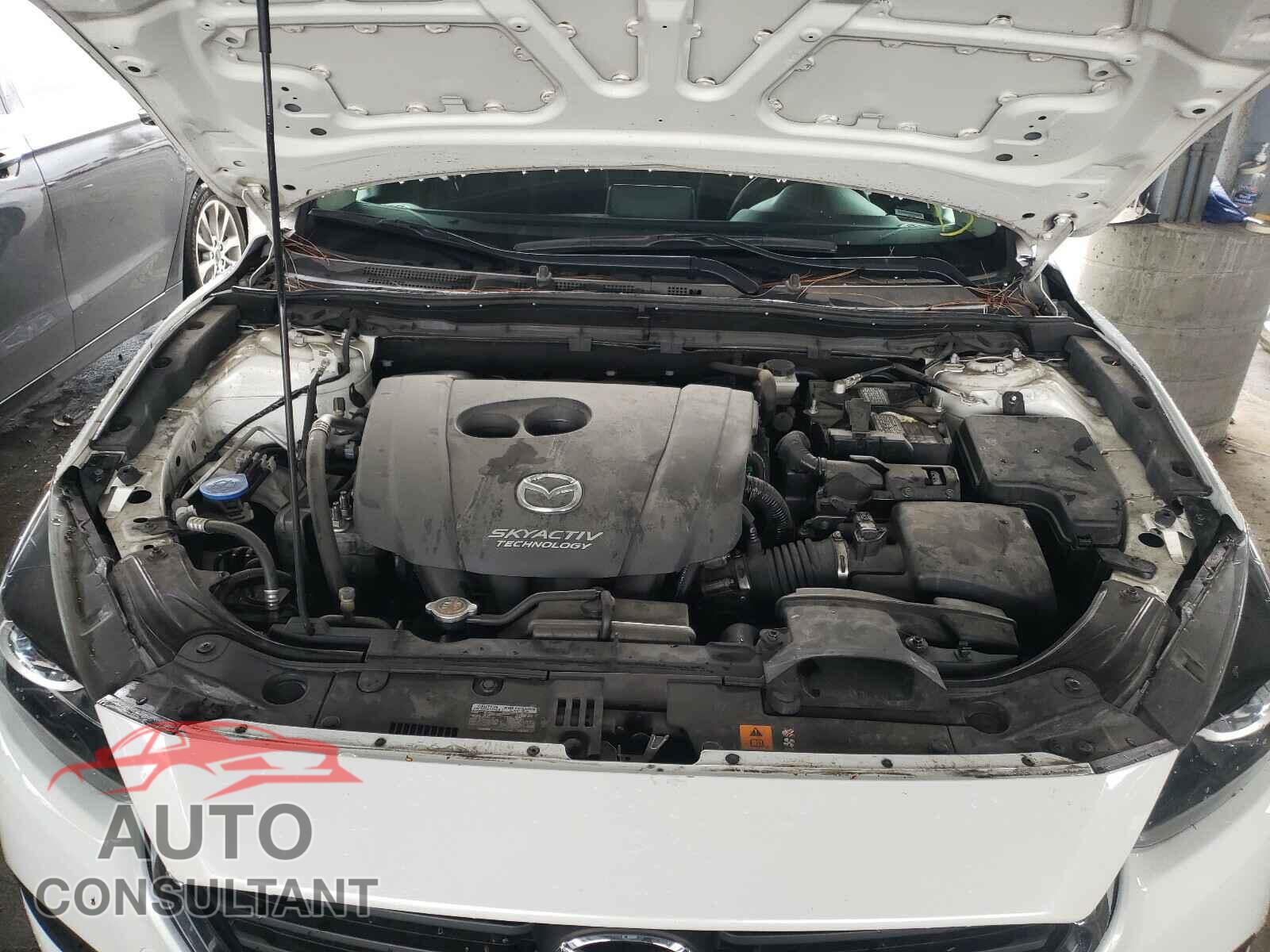 MAZDA 3 2017 - 3MZBN1U71HM107832