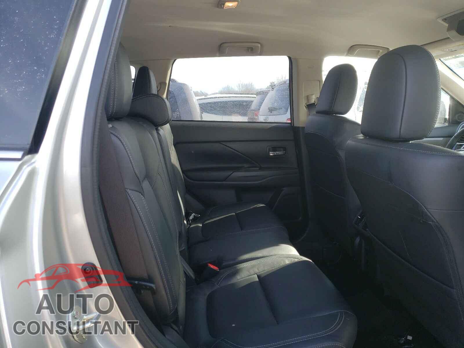 MITSUBISHI OUTLANDER 2020 - JA4AD3A38LZ032174