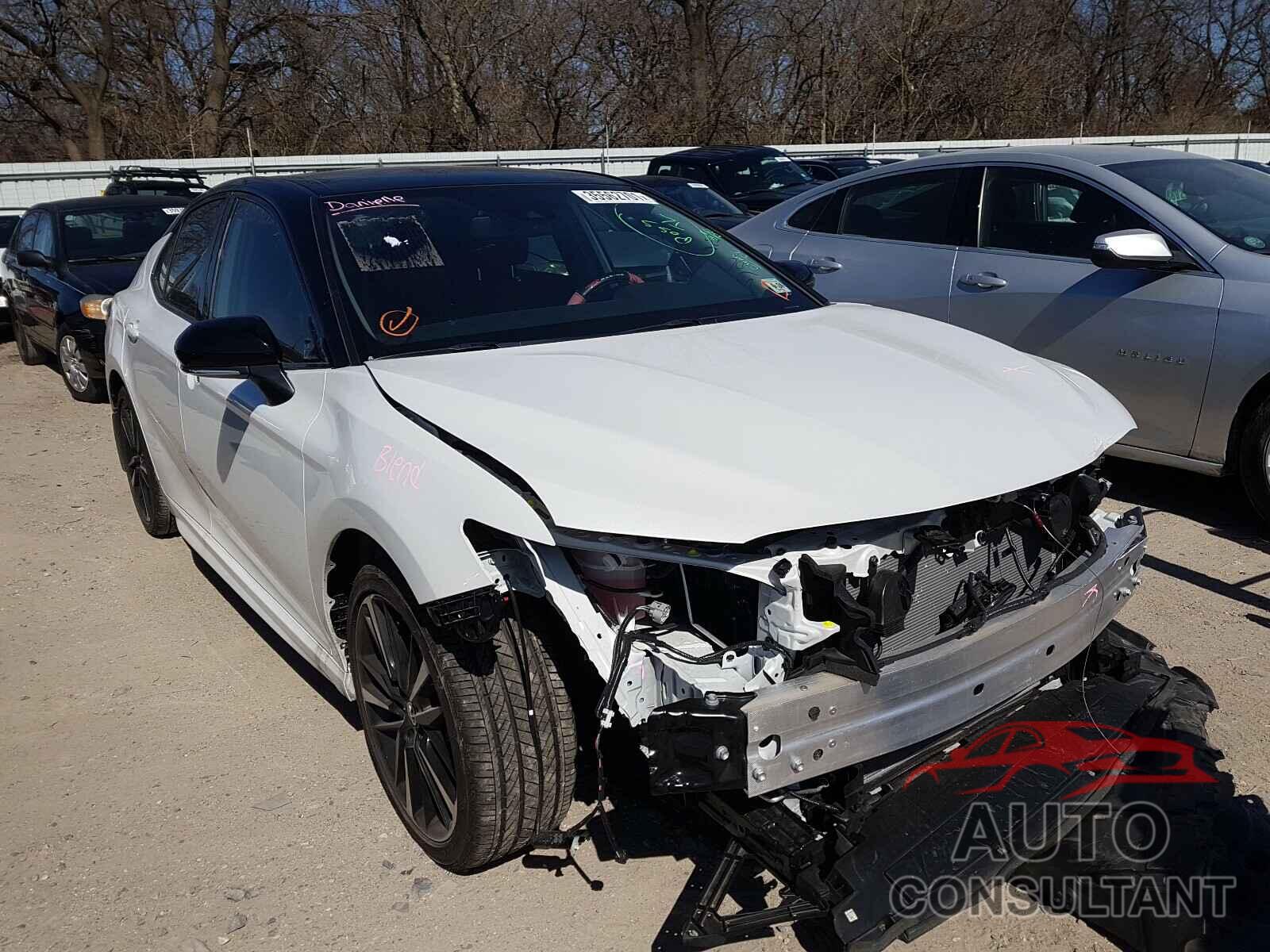 TOYOTA CAMRY 2019 - 4T1B61HK2KU274567