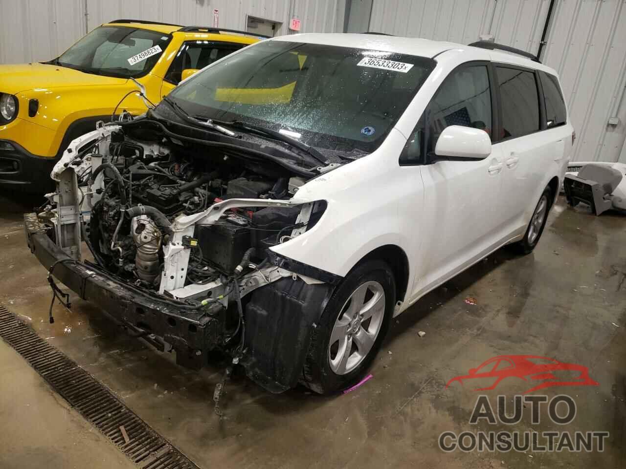 TOYOTA SIENNA 2017 - 5TDKZ3DC0HS824156