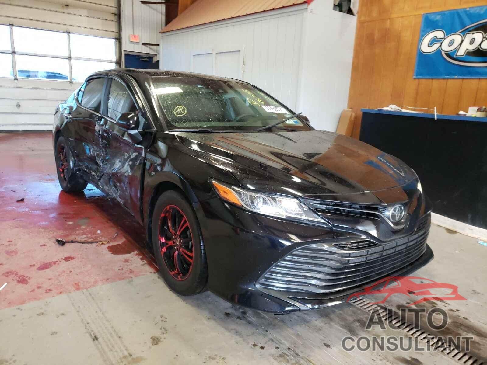 TOYOTA CAMRY 2018 - 4T1B11HK0JU624940