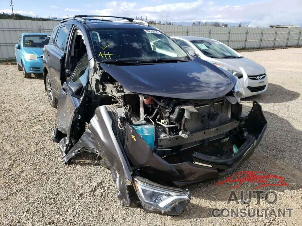 TOYOTA RAV4 2018 - JTMRFREV6JJ740355