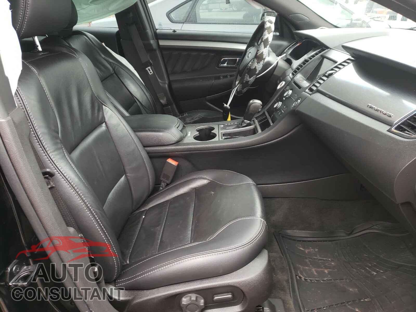 FORD TAURUS 2018 - 1FAHP2E81JG122860