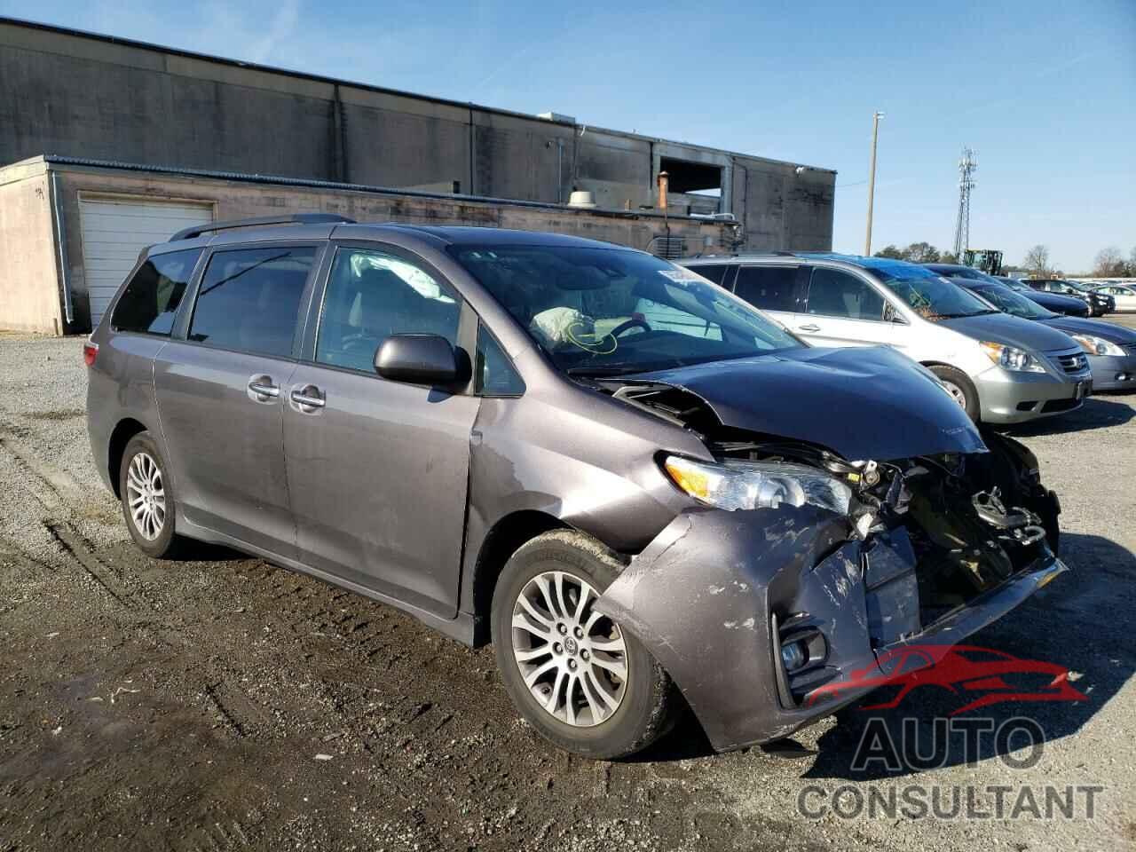 TOYOTA SIENNA 2018 - 5TDYZ3DC8JS946845