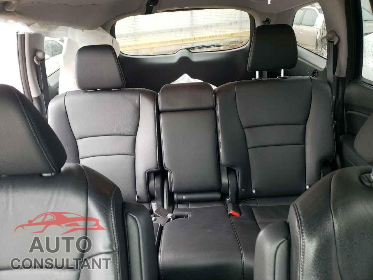 HONDA PILOT 2017 - 5FNYF6H93HB104597