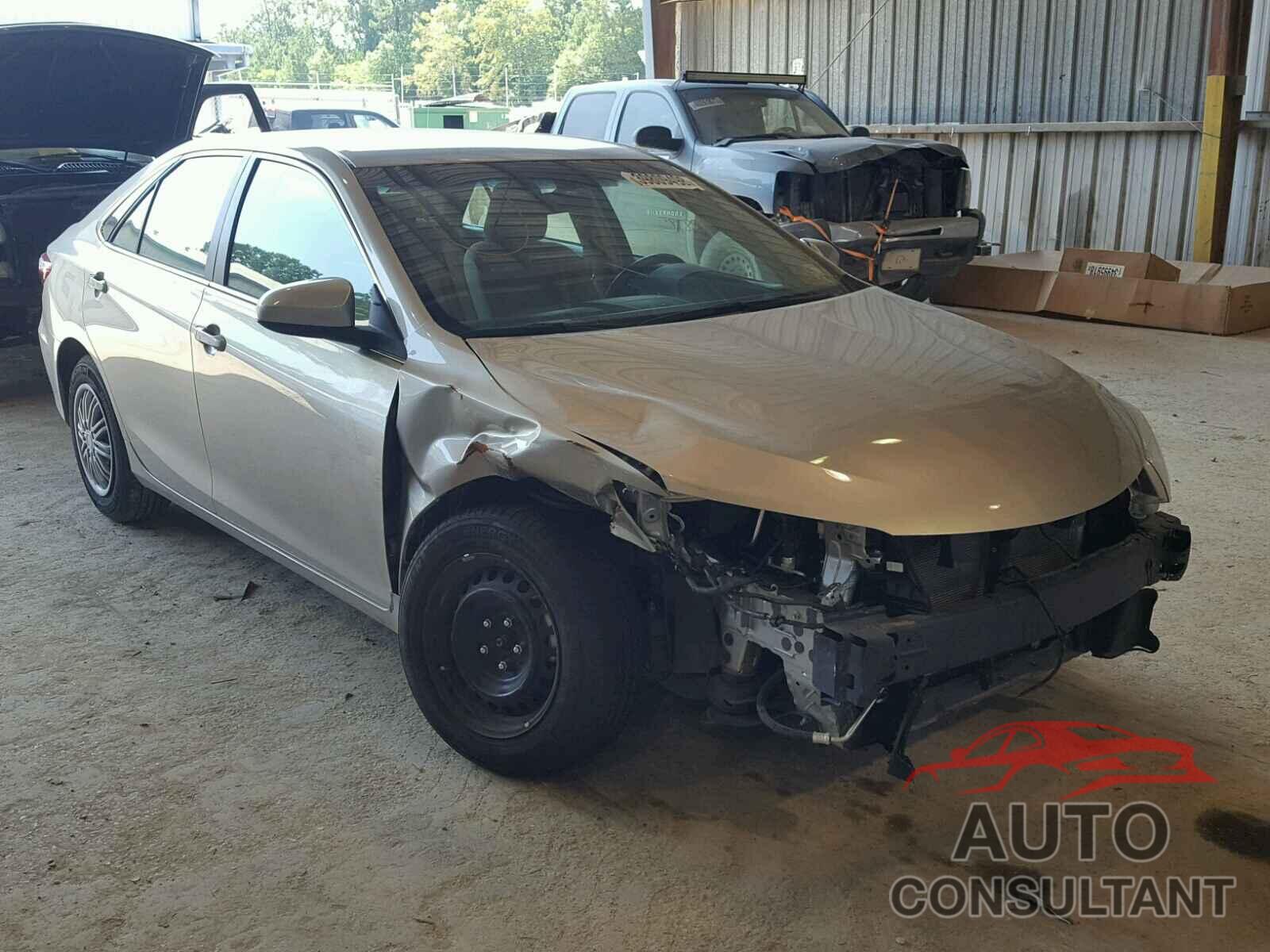 TOYOTA CAMRY 2016 - 4T4BF1FK3GR526519