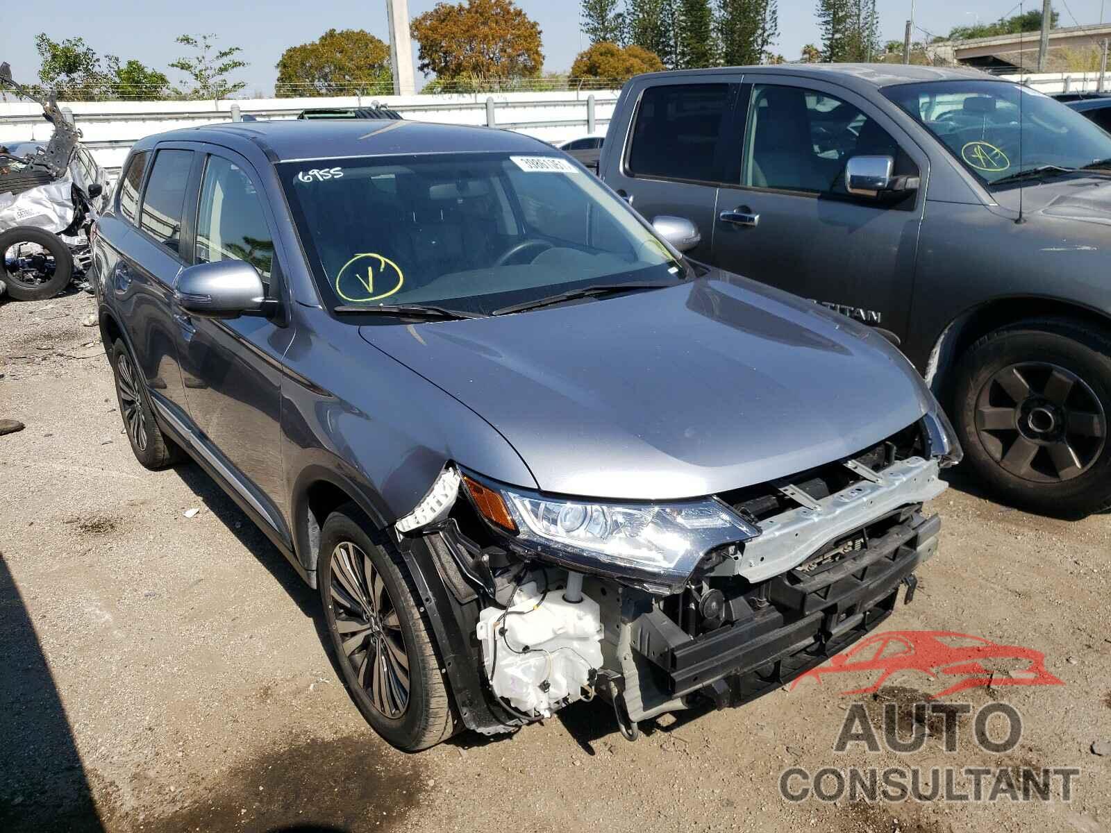 MITSUBISHI OUTLANDER 2019 - JA4AD3A38KZ026955