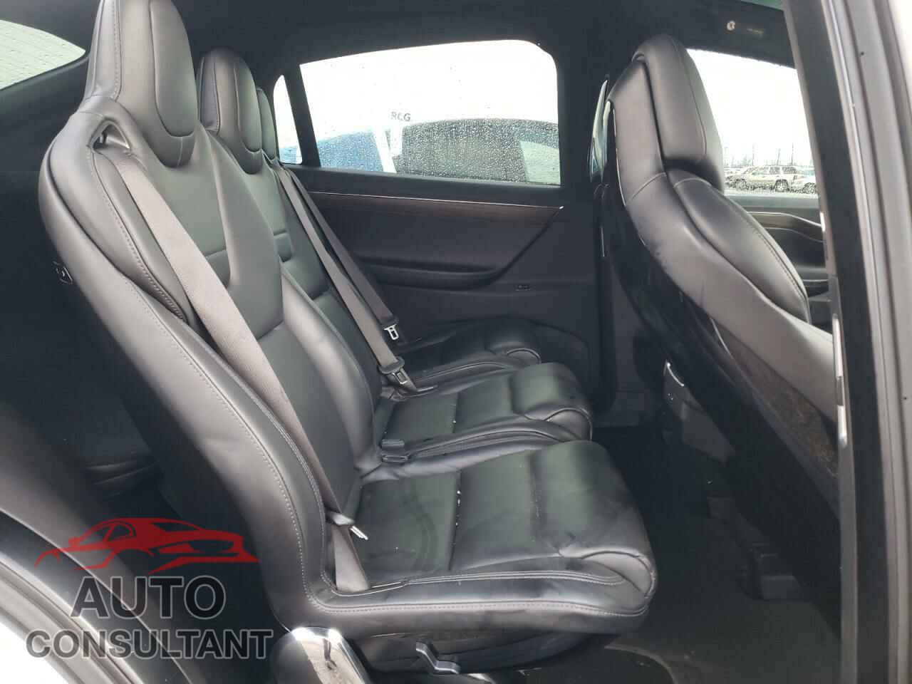 TESLA MODEL X 2016 - 5YJXCAE28GF005707