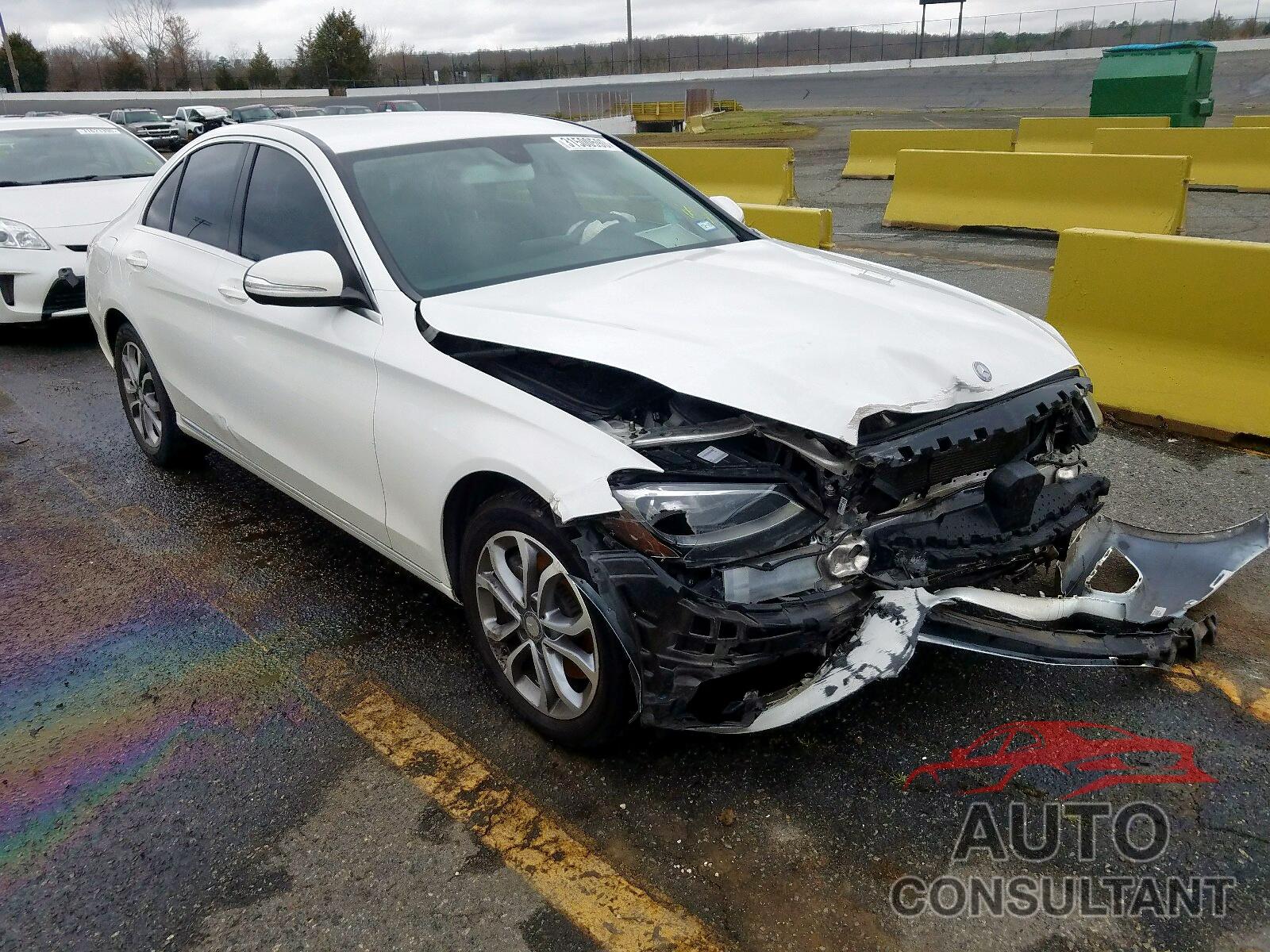 MERCEDES-BENZ C CLASS 2015 - 1VWAT7A36GC056253