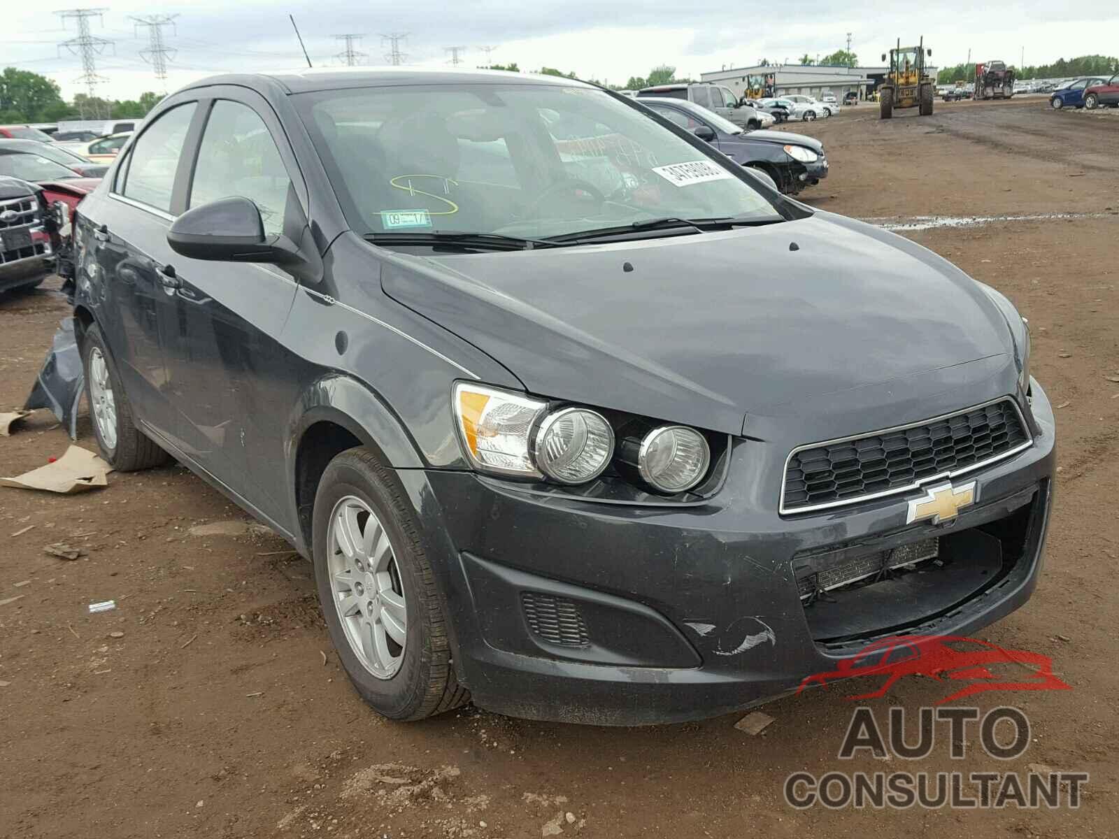 CHEVROLET SONIC 2015 - 1G1JC5SH9F4165275