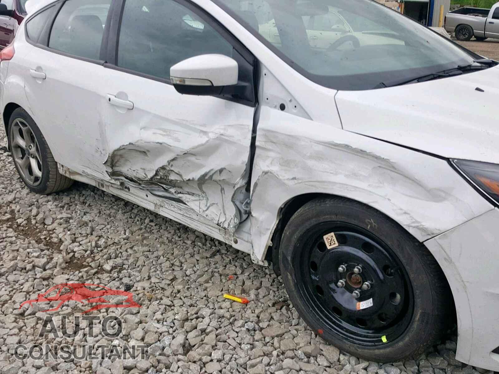 FORD FOCUS 2016 - 1FADP3L93GL324261