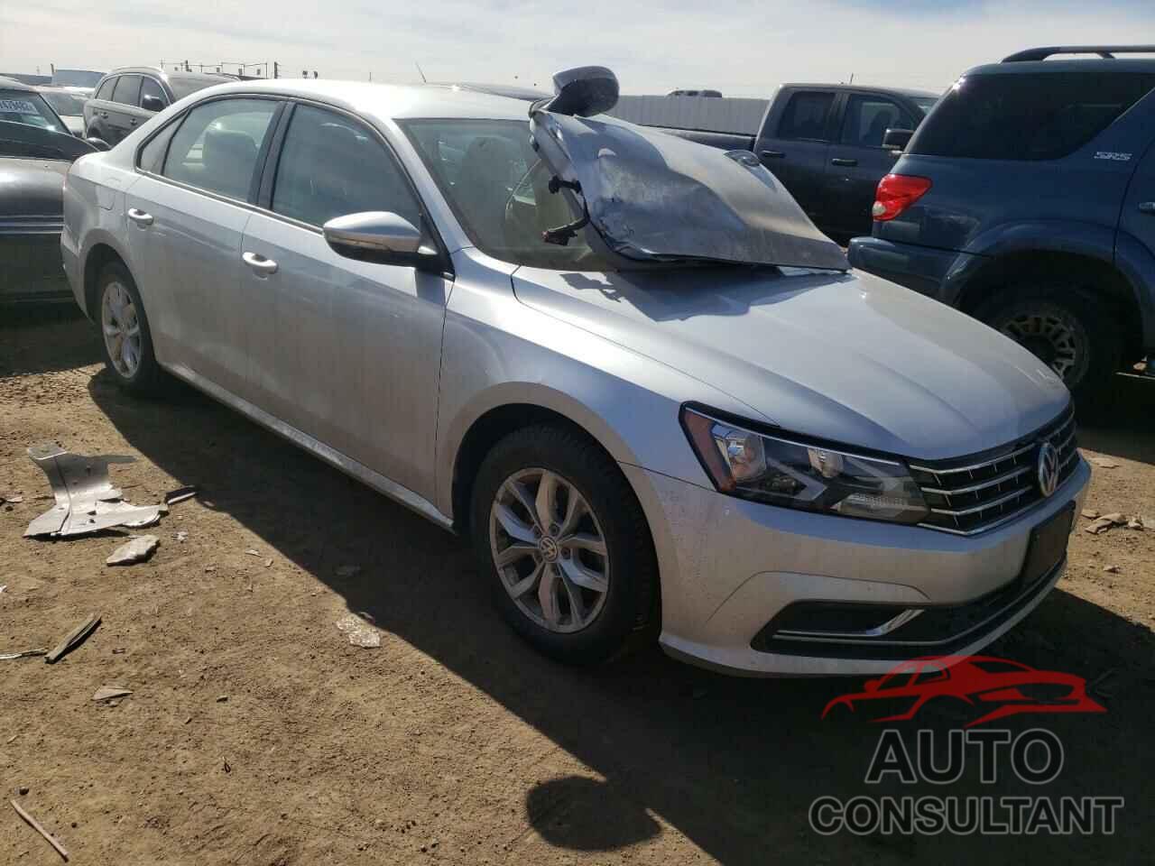 VOLKSWAGEN PASSAT 2018 - 1VWAA7A34JC025676