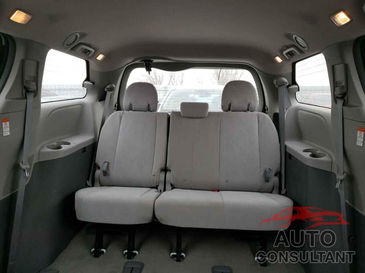 TOYOTA SIENNA 2018 - 5TDZZ3DC4JS929965