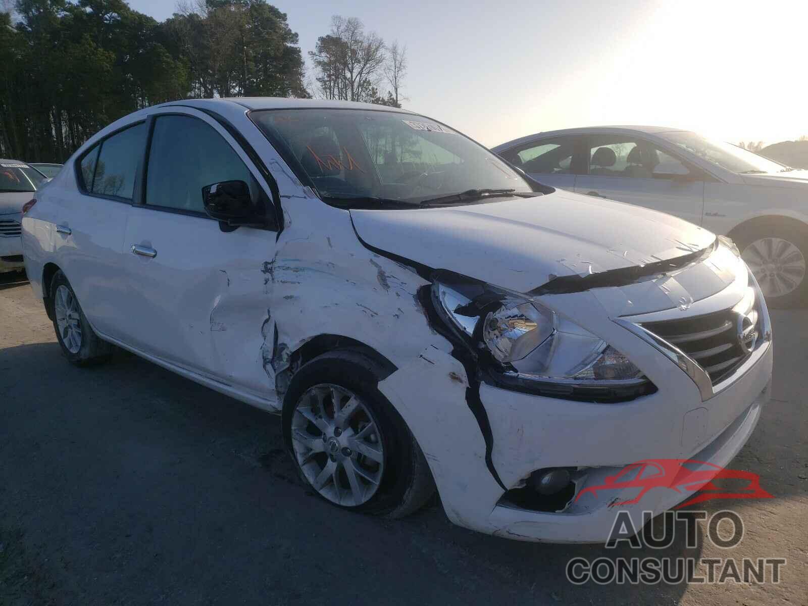 NISSAN VERSA 2019 - 3N1CN7APXKL831131
