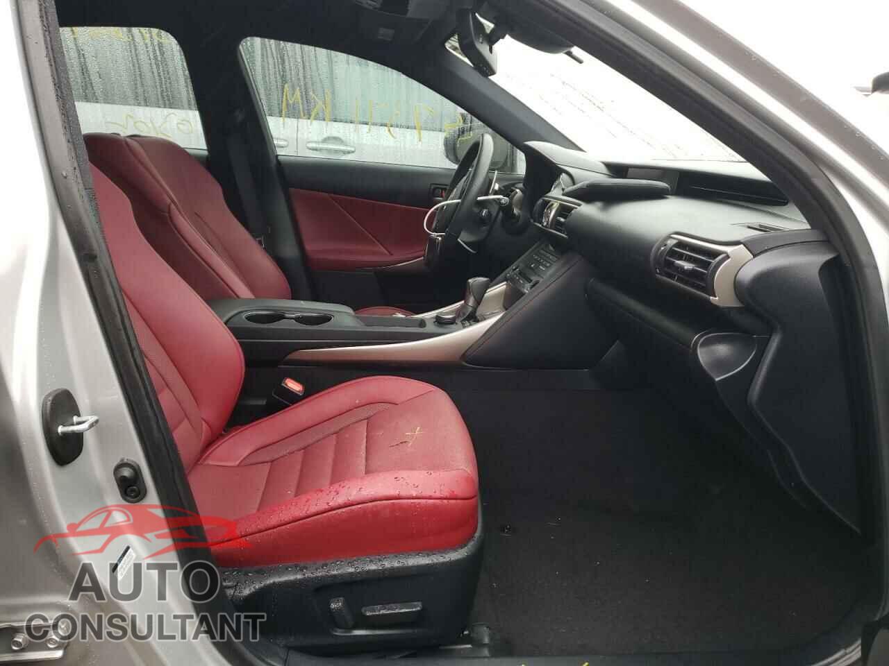 LEXUS IS 2019 - JTHC81D21K5036310