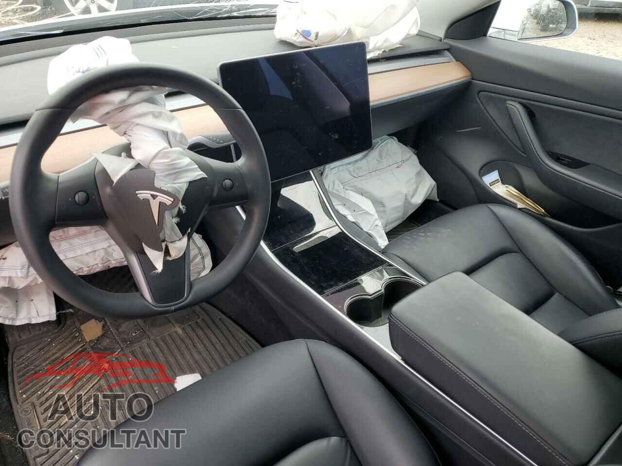 TESLA MODEL 3 2019 - 5YJ3E1EB3KF511303