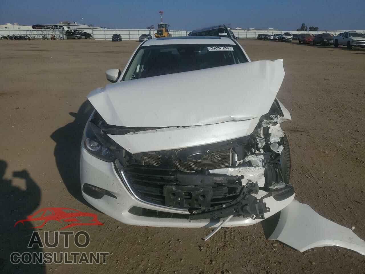 MAZDA 3 2018 - 3MZBN1V38JM189642