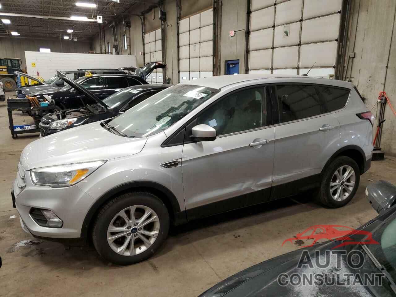 FORD ESCAPE 2017 - 1FMCU0GD0HUE17872