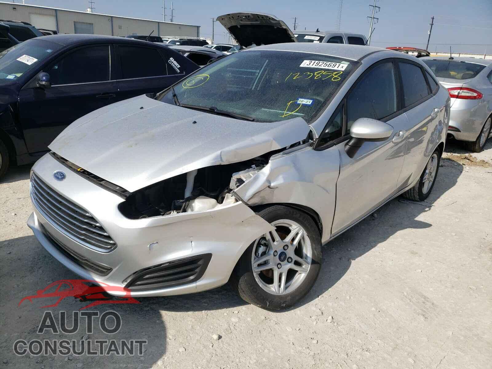 FORD FIESTA 2018 - 3FADP4BJ9JM123858