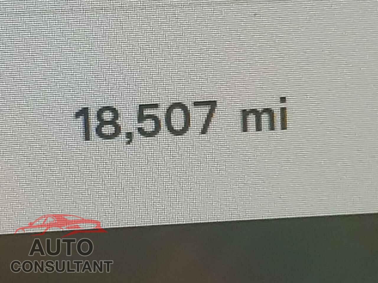 TESLA MODEL Y 2021 - 5YJYGDED1MF107454