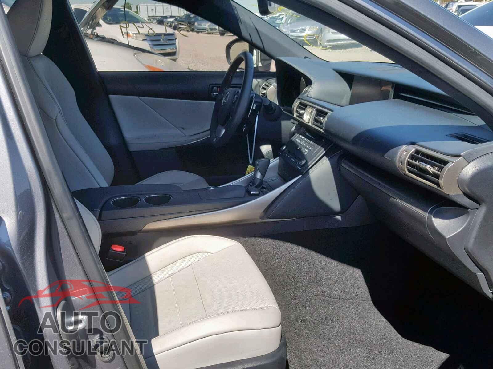 LEXUS IS 250 2015 - 3TMCZ5AN8MM423437