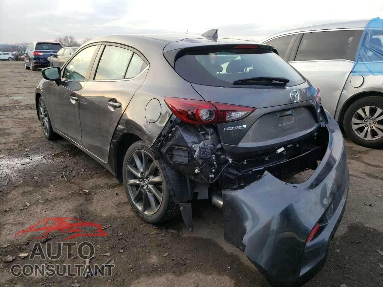 MAZDA 3 2018 - 3MZBN1M34JM276312