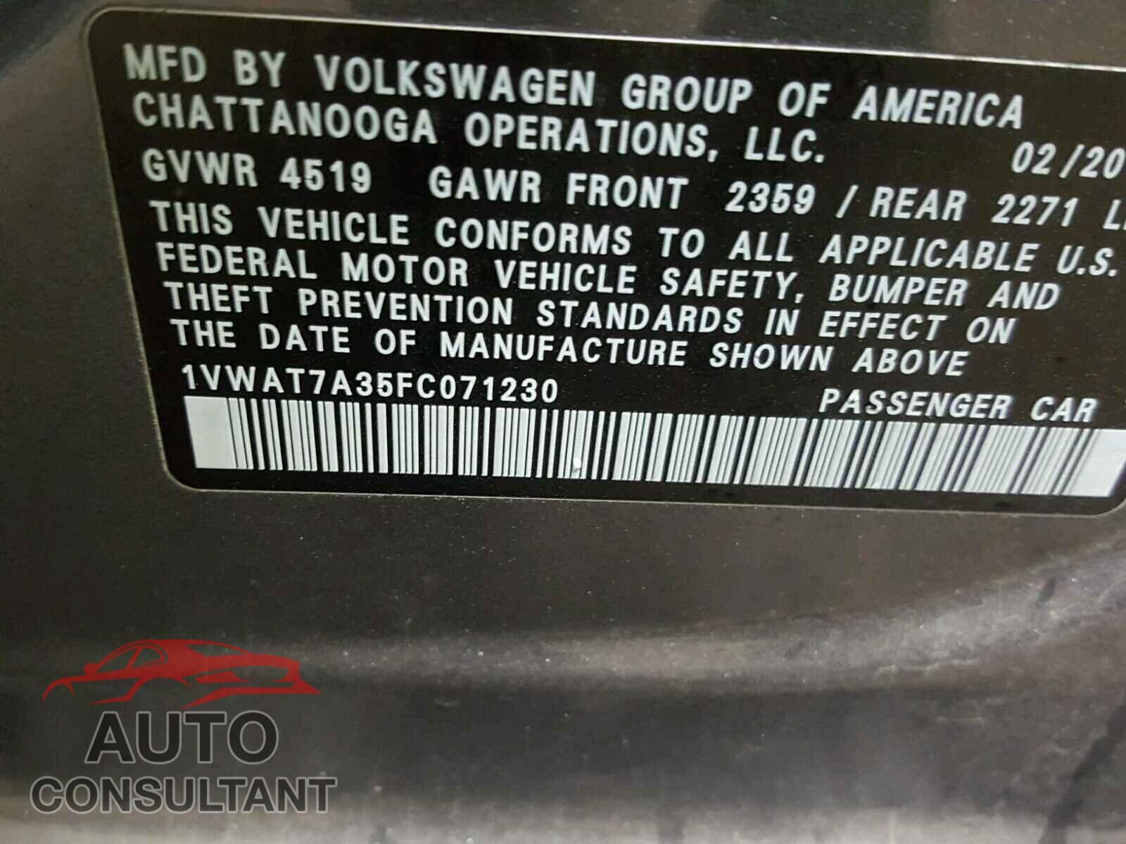 VOLKSWAGEN PASSAT 2015 - 1VWAT7A35FC071230