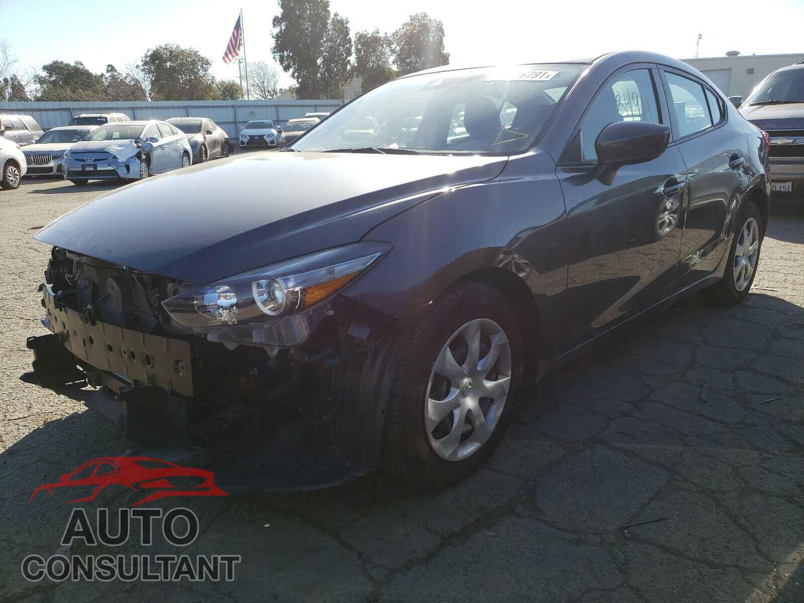 MAZDA 3 2018 - 3MZBN1U76JM209732