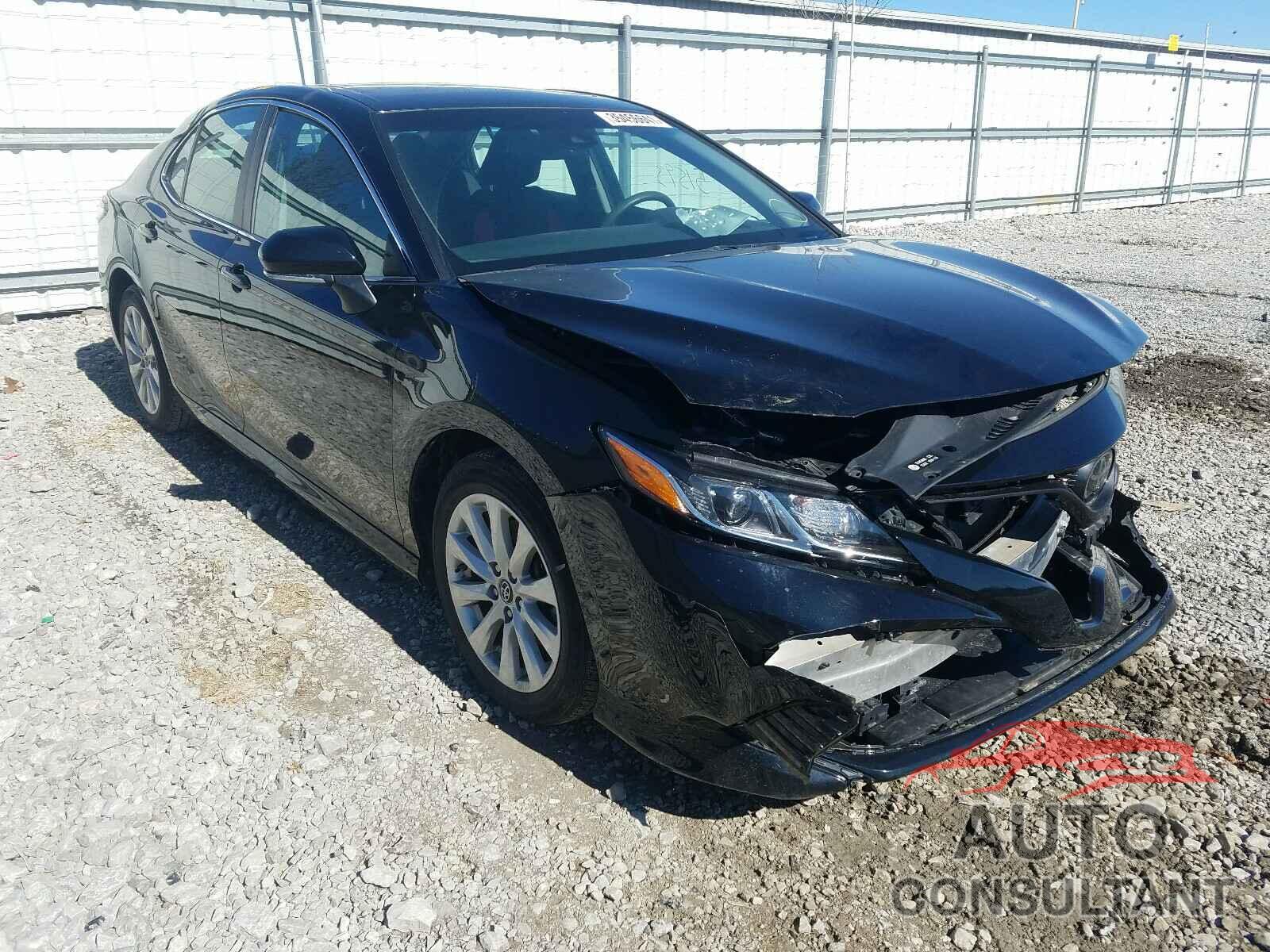TOYOTA CAMRY 2018 - 4T1B11HK4JU554620